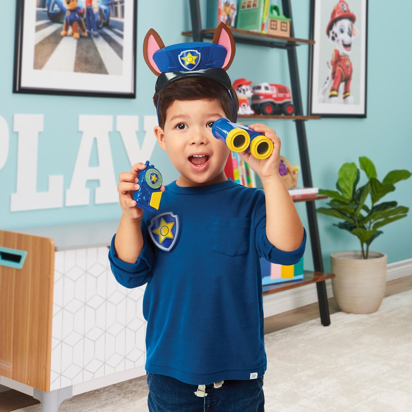 PAW Patrol, Chase Movie Rescue 8 - Piece Role Play Set for Pretend Play, Kids Toys for Ages 3 and up - Paramount Shop