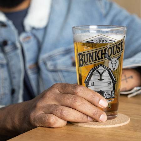 Yellowstone Bunkhouse Pint Glas