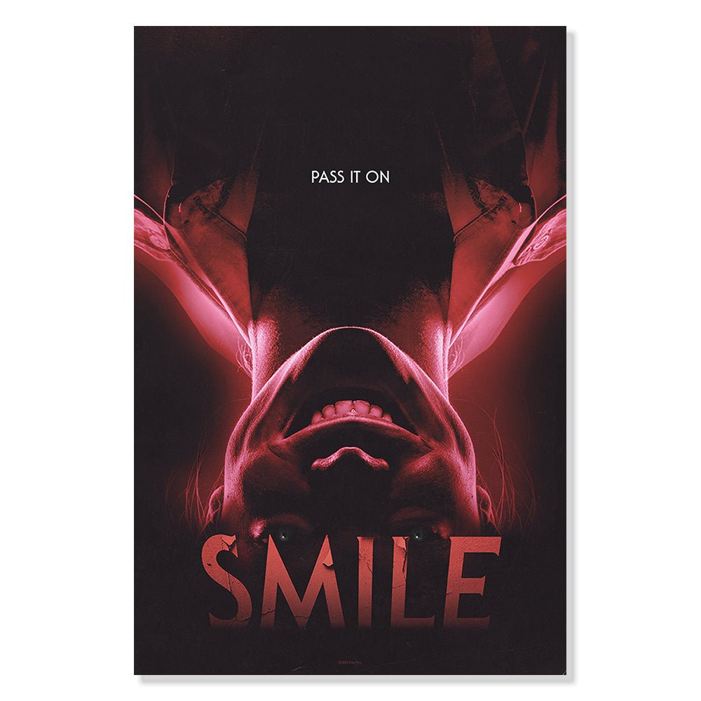 Smile Pass It On Poster - Paramount Shop