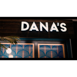 Le mot L: Génération Q Dana's Bar Logo T-shirt à manches courtes adultes