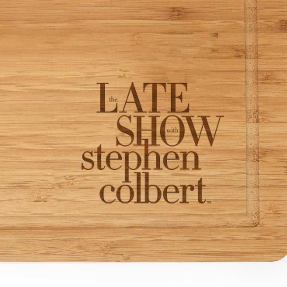 The Late Show with Stephen Colbert Logo Tabla de cortar de bambú grabada con láser