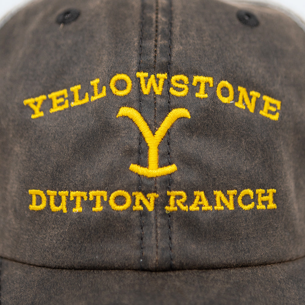 Logo Yellowstone comme on le voit sur le chapeau lavé marron télévisé